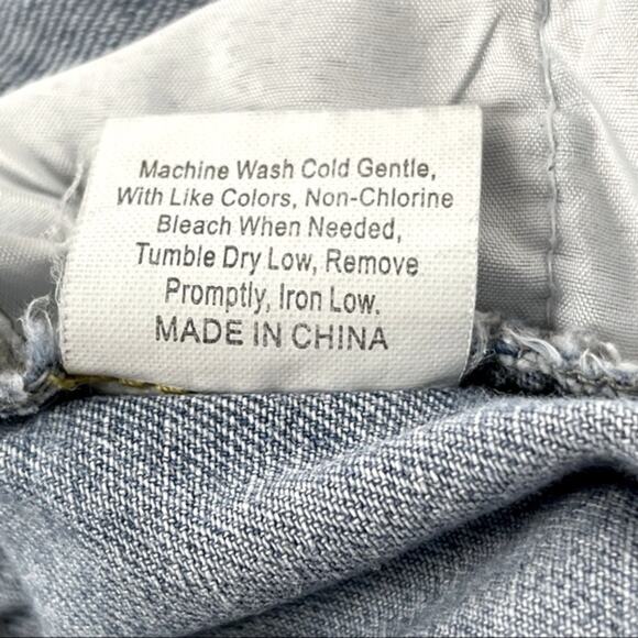 Shein Distressed High Rise Exposed Pockets Cuffed Blue Denim Jean Shorts Small - Picture 7 of 8